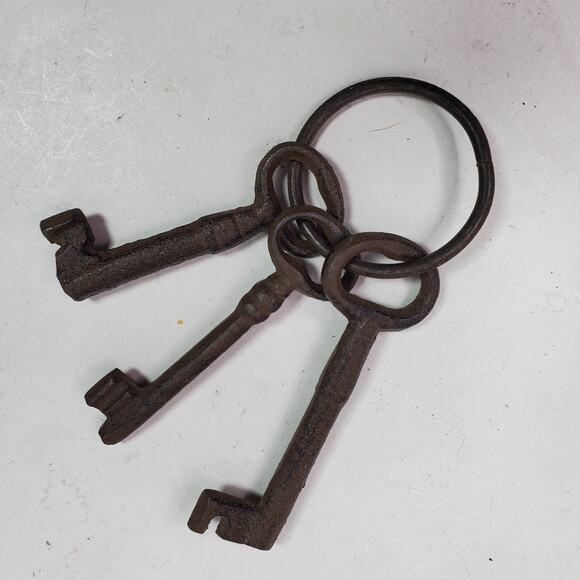 Vintage Cast Iron Door Church Jail Prison Skeleton Key Set On Ring Decor - Picture 1 of 4